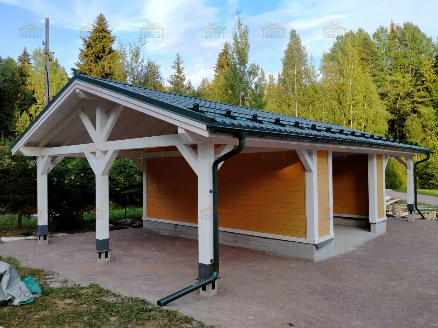 Навес для двух автомобилей с гаражом ТАЕЖНЫЙ Навес для двух автомобилей с гаражом ТАЕЖНЫЙ