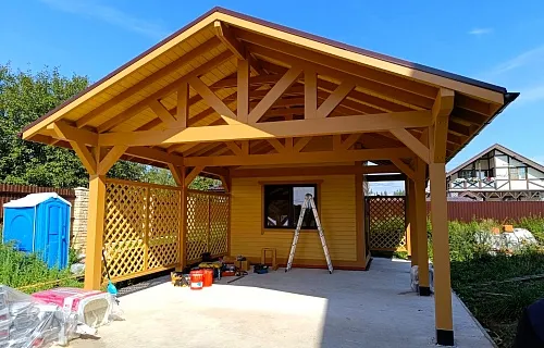 Деревянный навес для машин с хозблоком ЭЛЛАДА — Фото 3