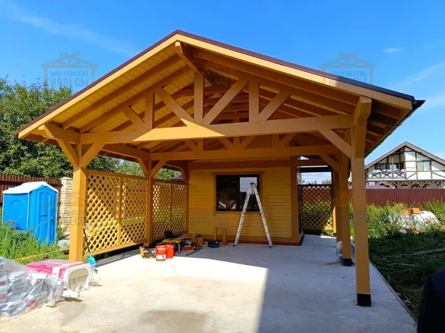 Деревянный навес для машин с хозблоком ЭЛЛАДА — Фото 3